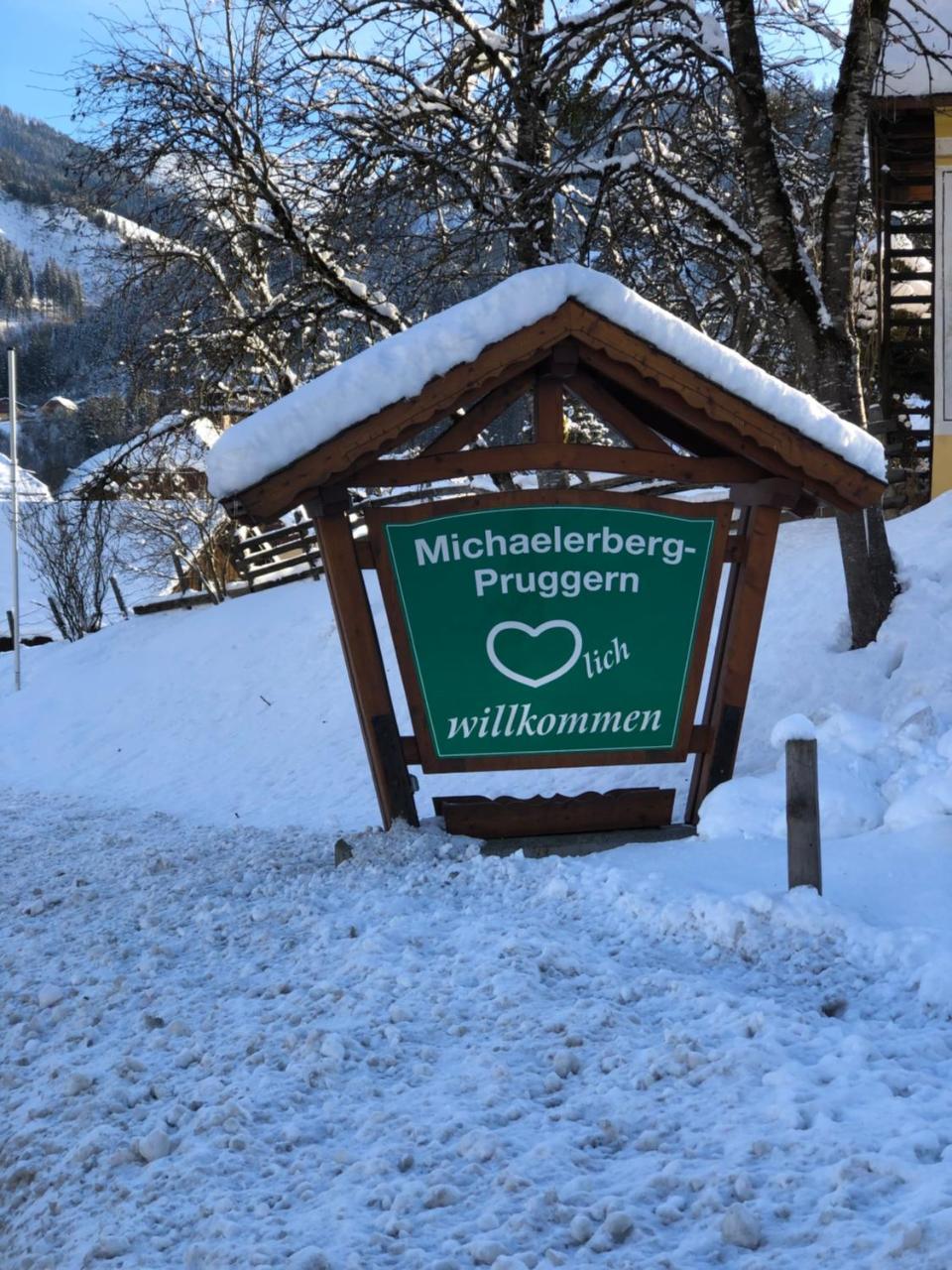HS - Rockhaus Aparthotel Pruggern Exteriör bild